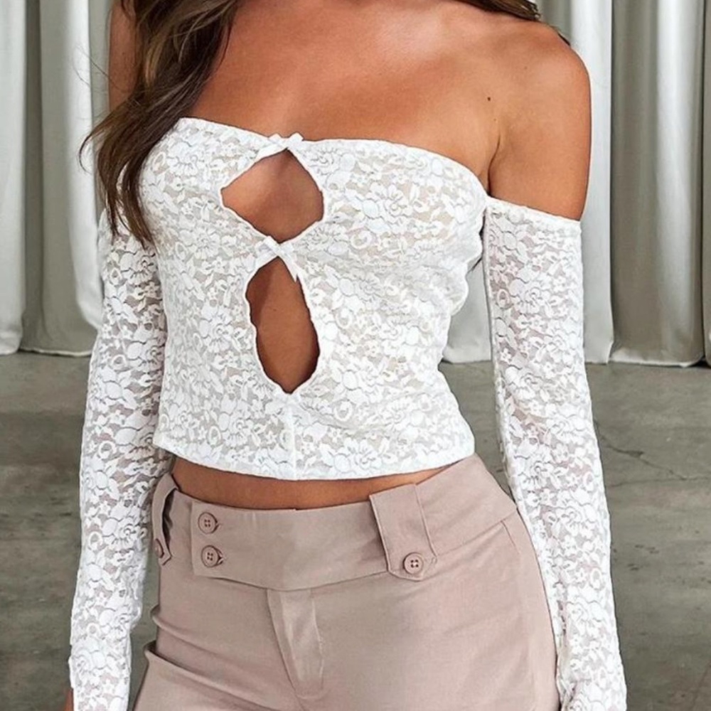 Tiger Mist. White Nola Top. Size XL
